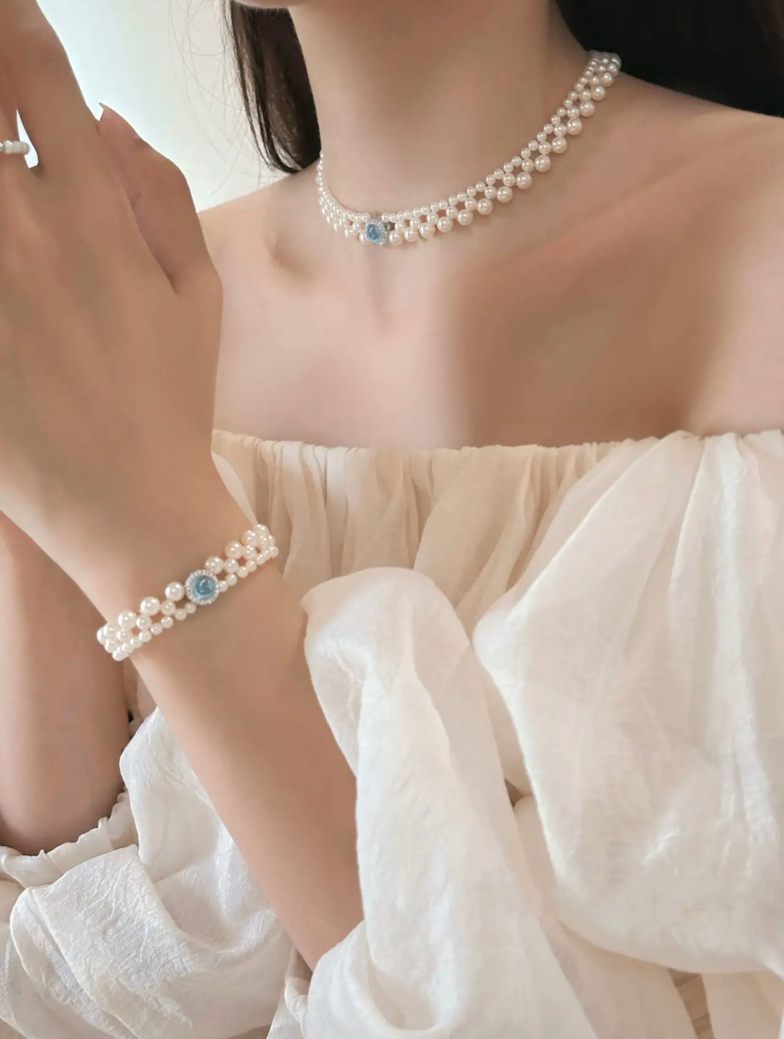 BLUE BALLET DREAM NECKLACE