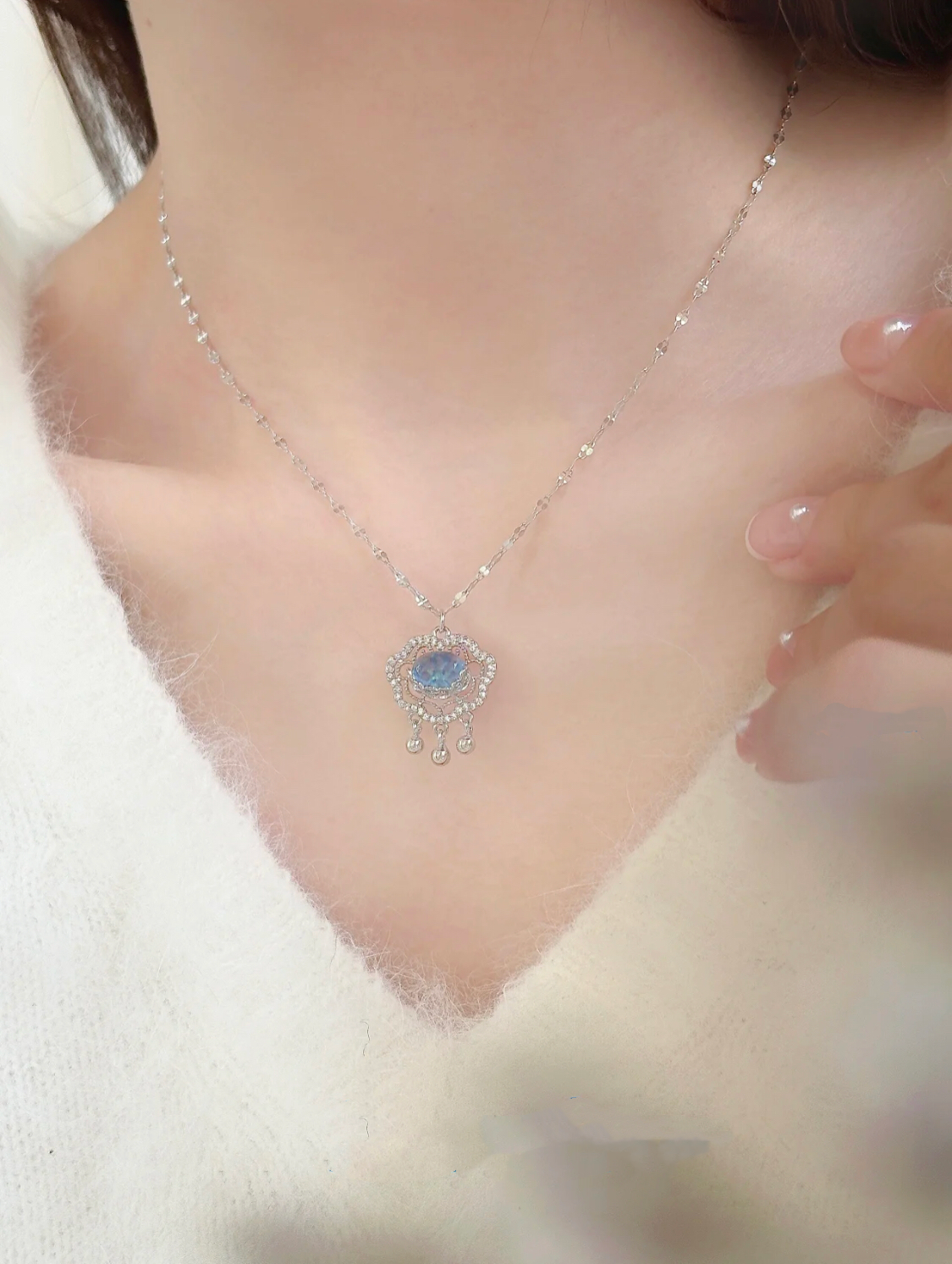 COLLIER À FERMOIR EN ARGENT