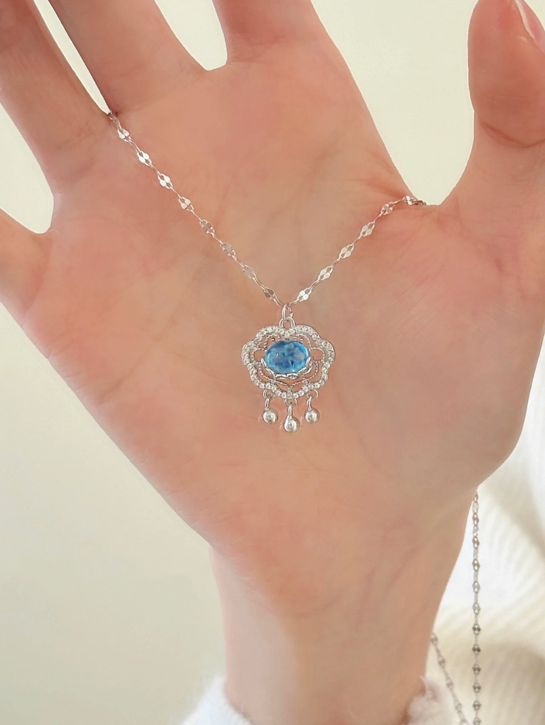 COLLIER À FERMOIR EN ARGENT