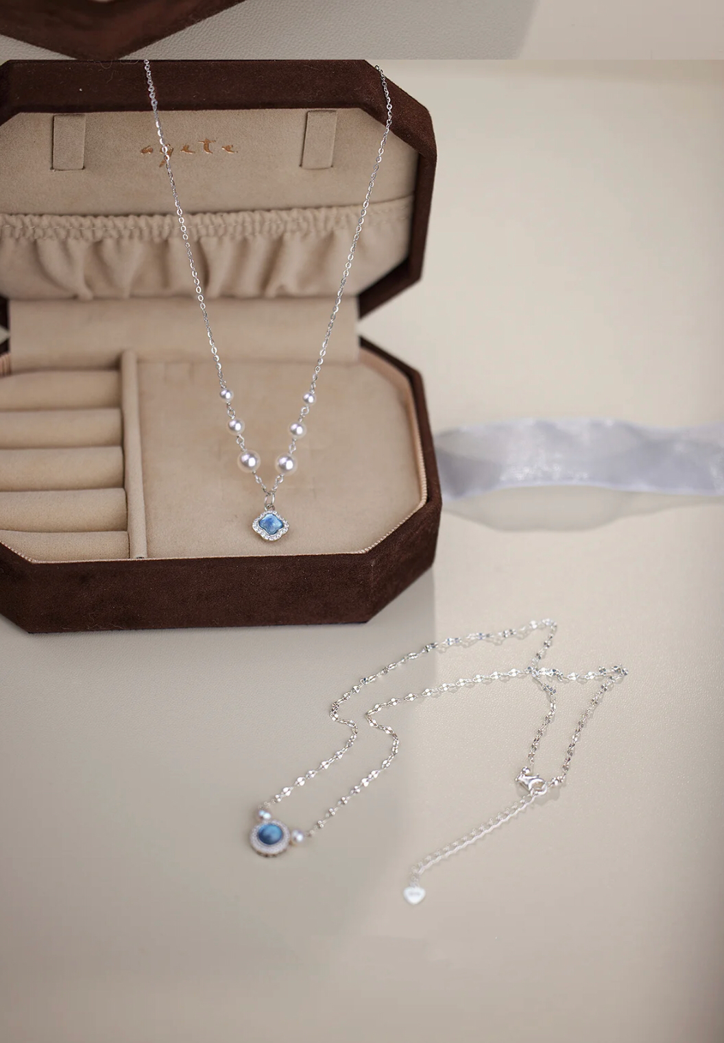 ELEGANT WAVE NECKLACE