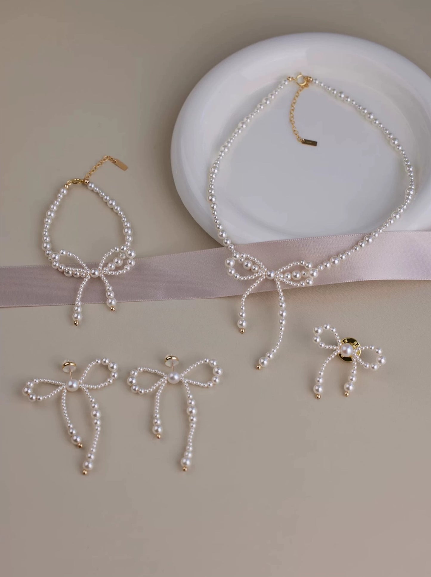 TRUTHFUL BLOOM NECKLACE