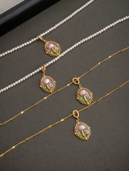 GLISTENING REVERIE NECKLACE