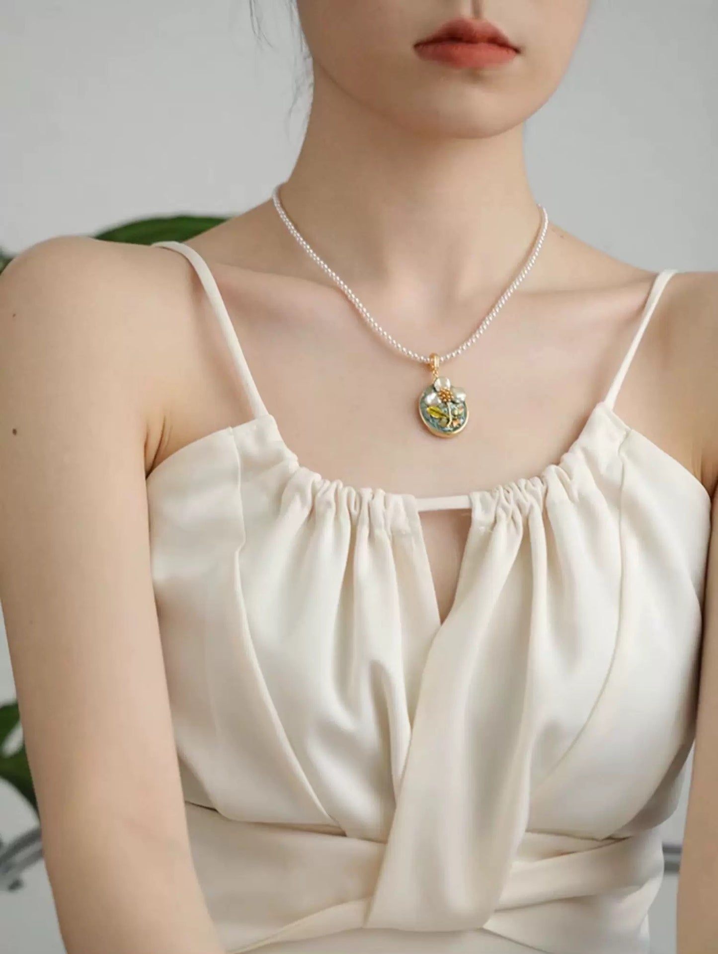 CELESTIAL GARDEN NECKLACE(PEARL CHAIN)