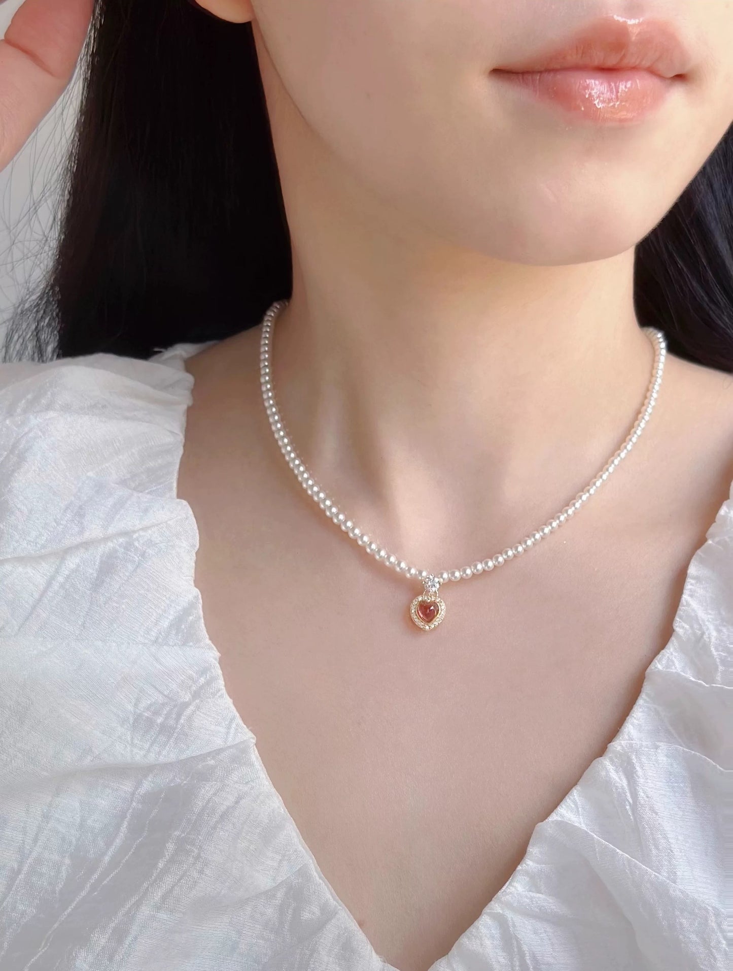 CORAL KISS NECKLACE