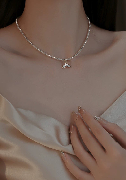 TAILLIGHT PEARL NECKLACE