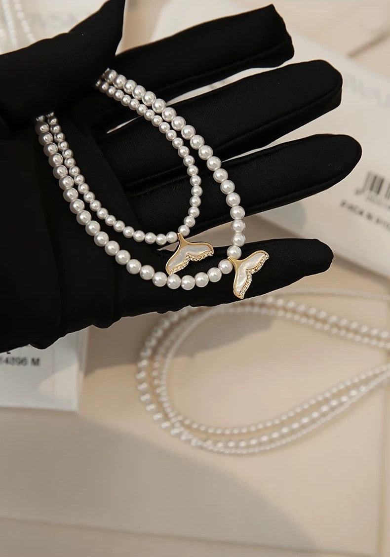 TAILLIGHT PEARL NECKLACE
