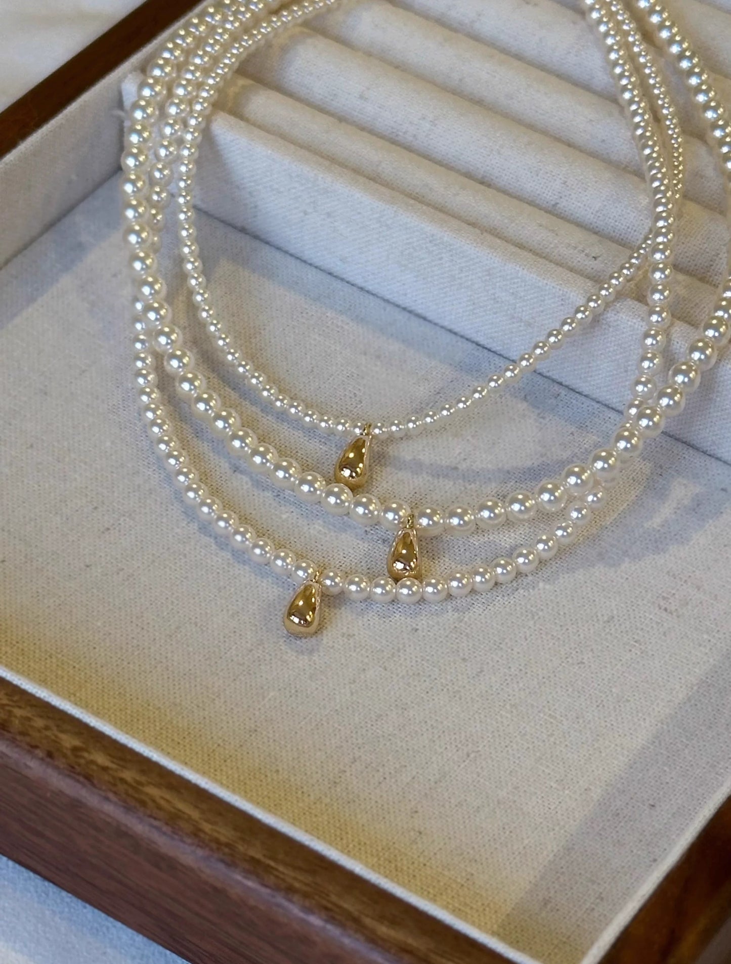 ELEGANT SPRING NECKLACE