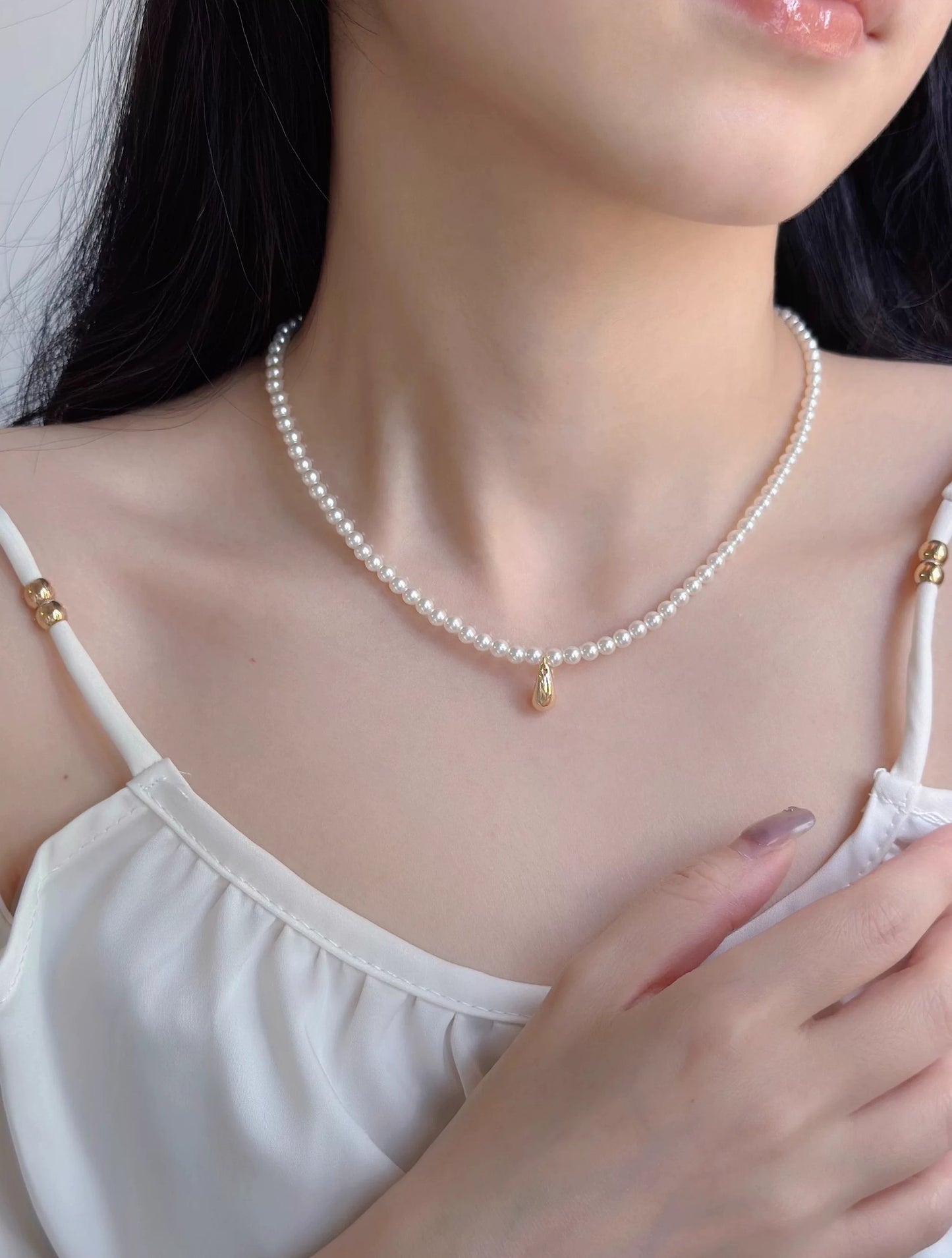 ELEGANT SPRING NECKLACE