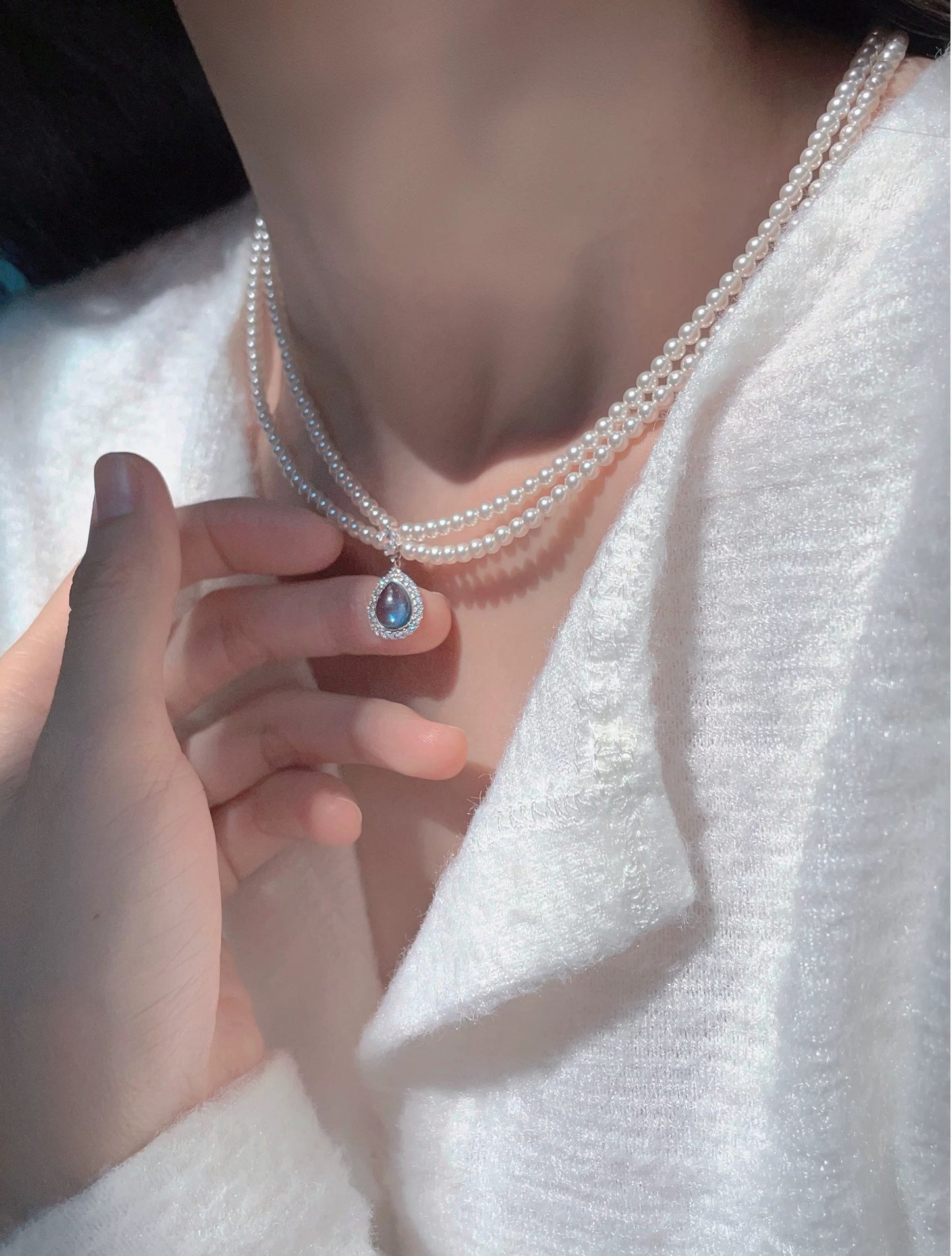 PEACEFUL SEA NECKLACE