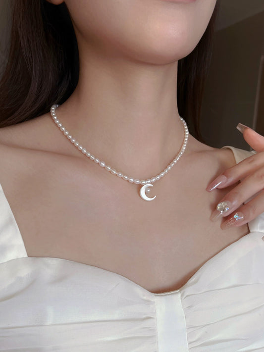 REFLECTED MOON NECKLACE