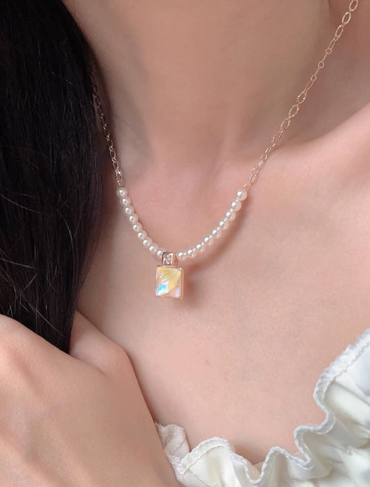 RAY OF QUIET NECKLACE