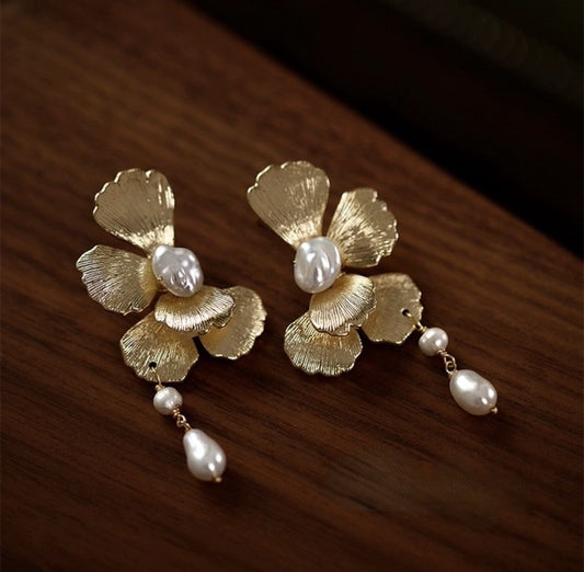 Blooming Gold Earring