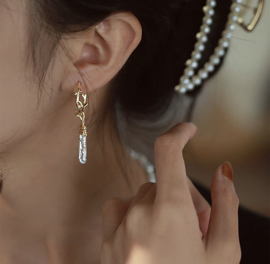 Whispering Pearl Earring