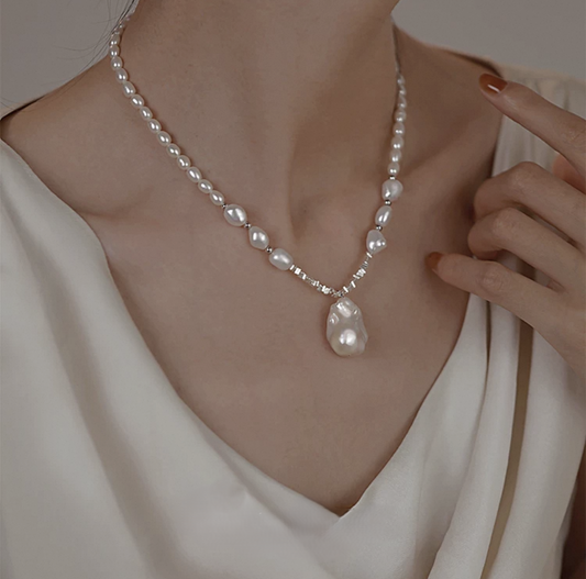 Graceful Dew Necklace