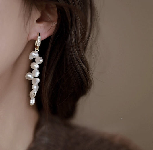 Divine Pearl Affection Earring