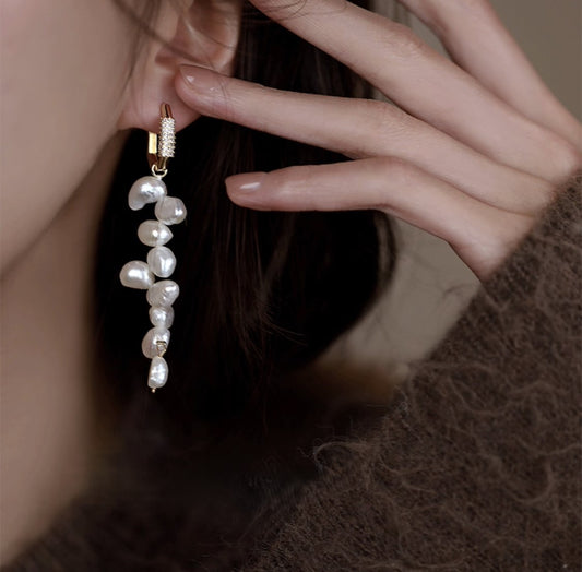 Divine Pearl Affection Earring