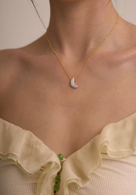 Luminous Pearl Necklace
