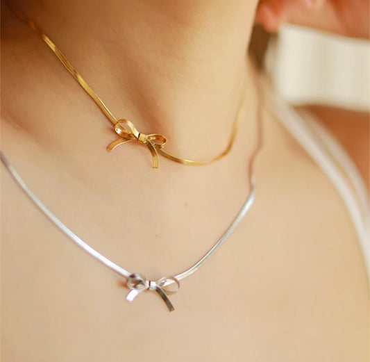 Sweet Bow Necklace