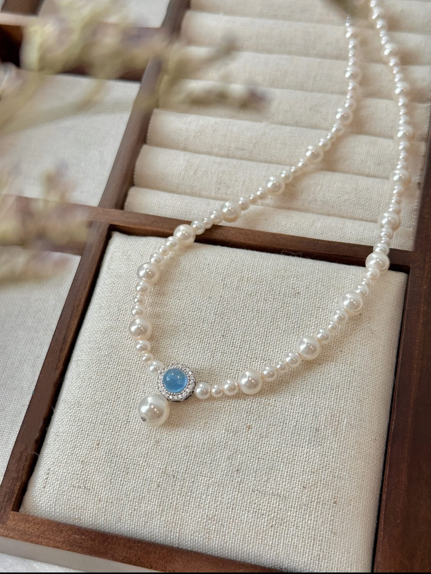 MOONLIGHT NECKLACE