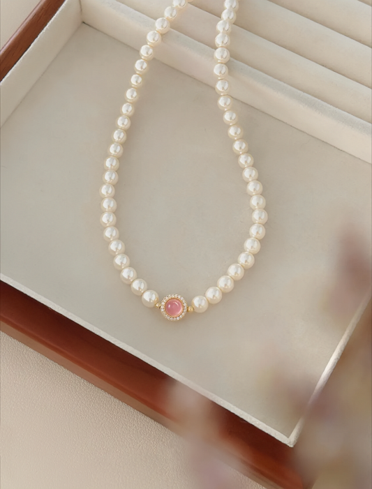 BLUSHED BEAUTY NECKLACE