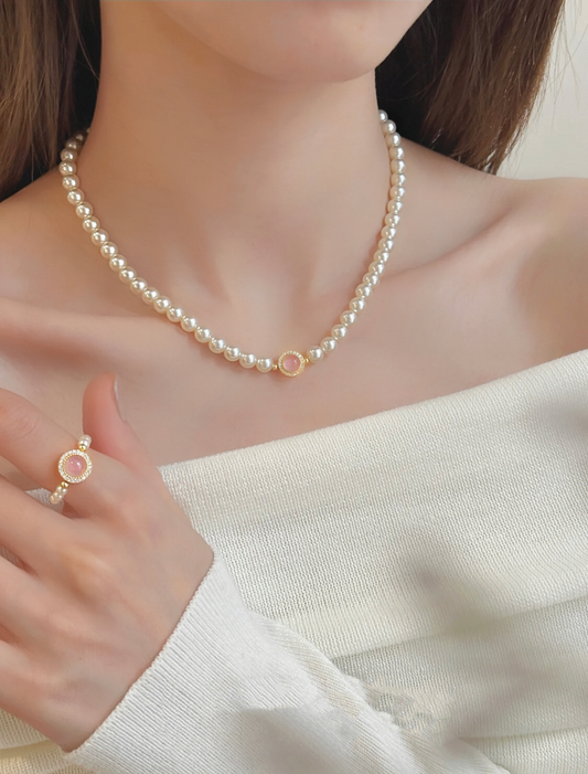 BLUSHED BEAUTY NECKLACE