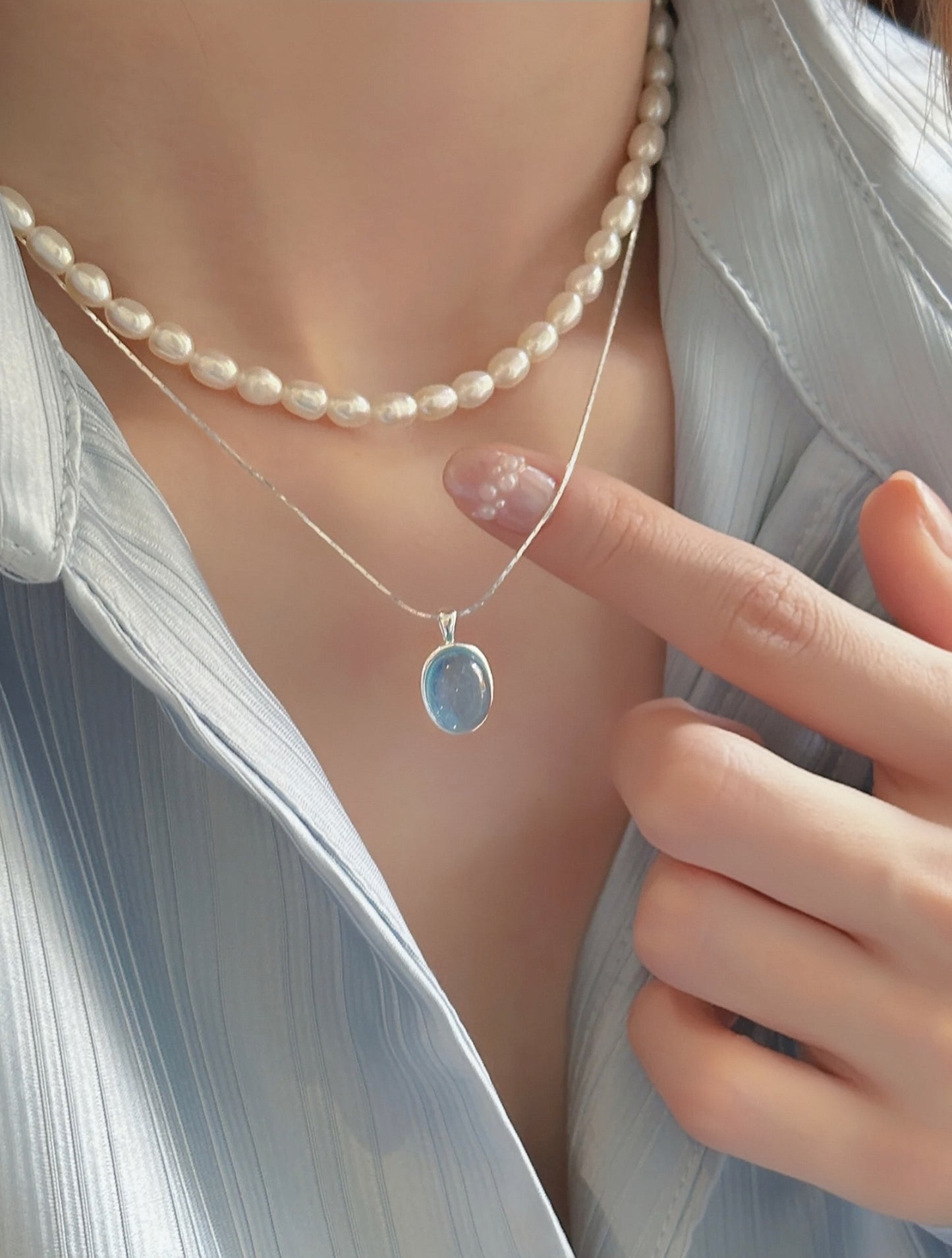 AQUA LUSTRE NECKLACE