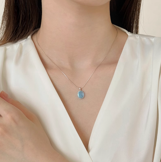 AQUA LUSTRE NECKLACE