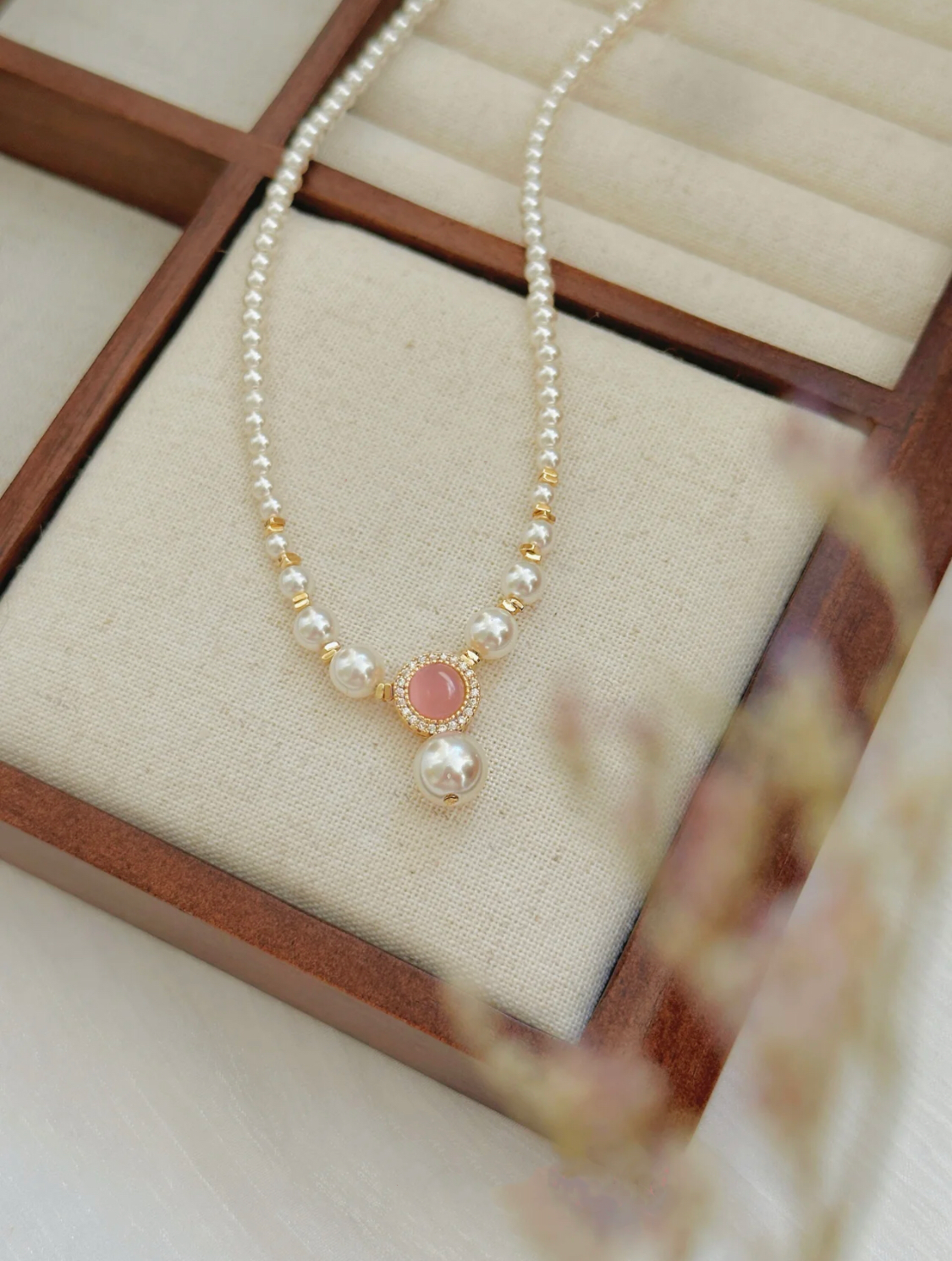 PINK BEACH NECKLACE