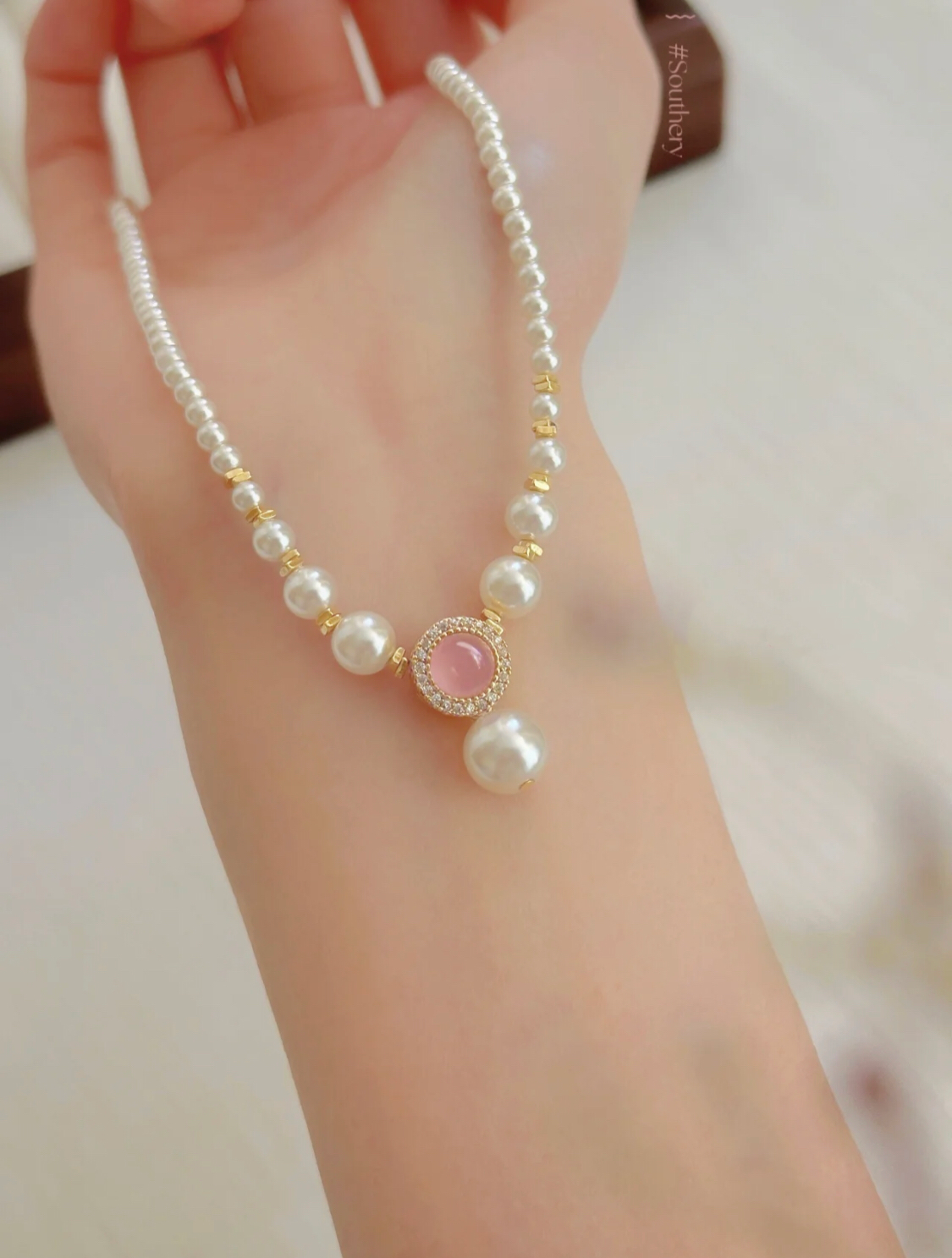PINK BEACH NECKLACE