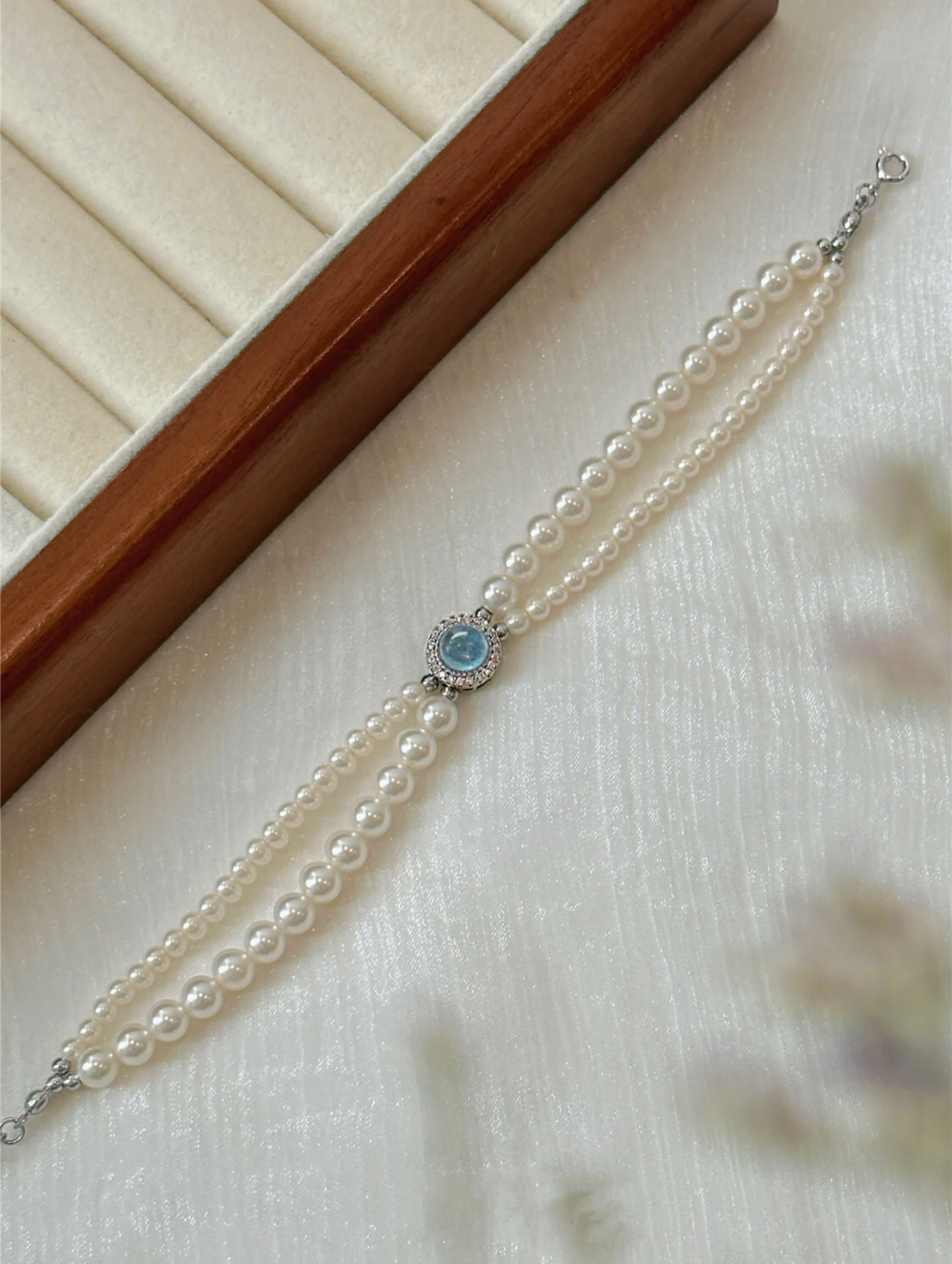 BLUE ENTANGLEMENT NECKLACE