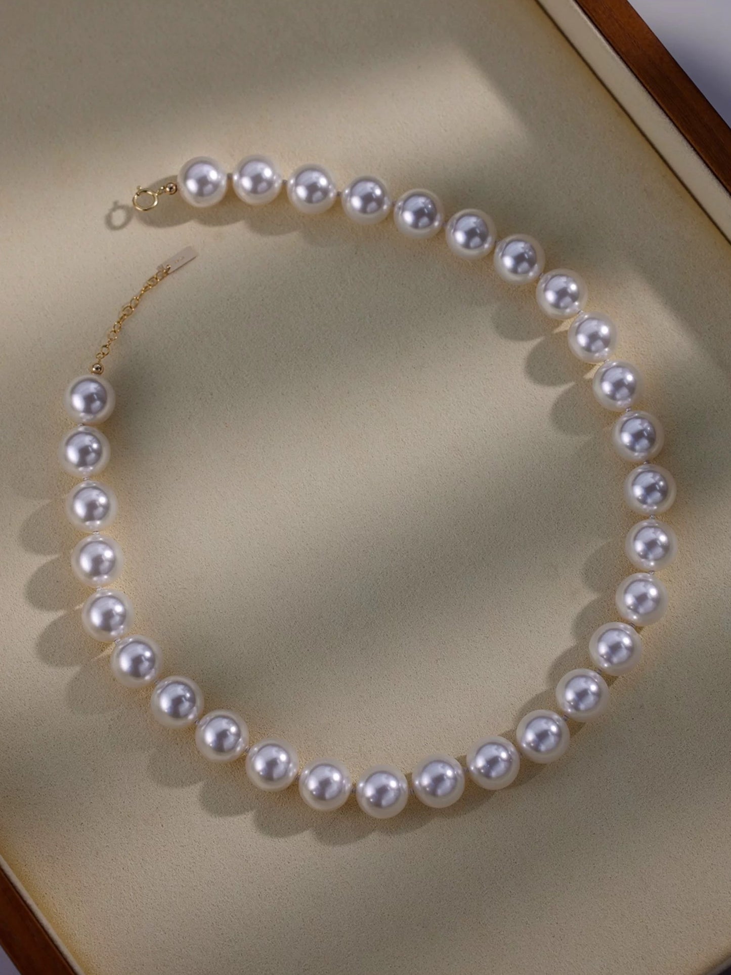 COLLIER DE POUPÉE DE PERLES