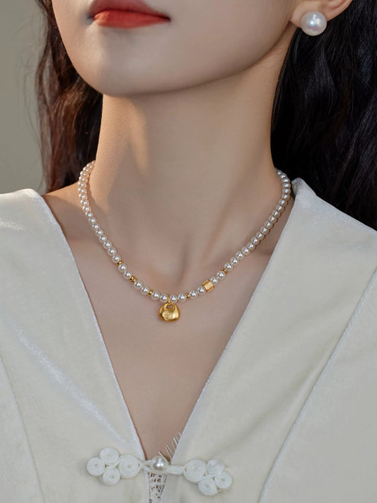 PEARLESCENT OASIS NECKLACE