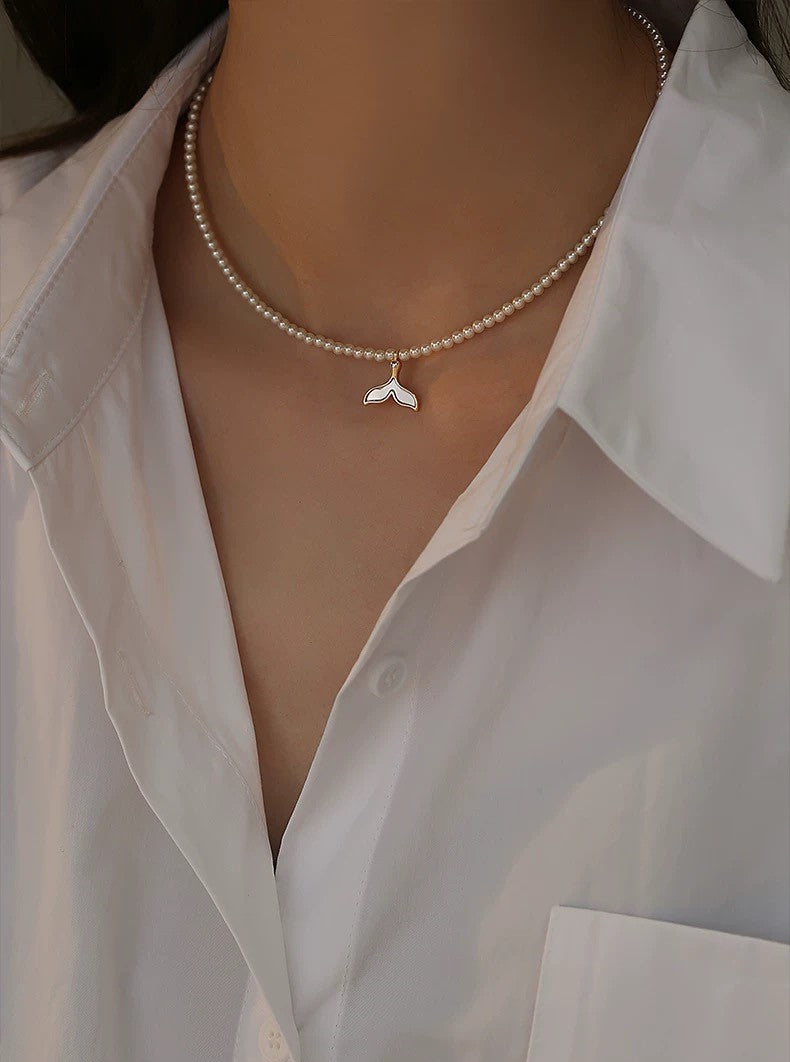 TAILLIGHT PEARL NECKLACE