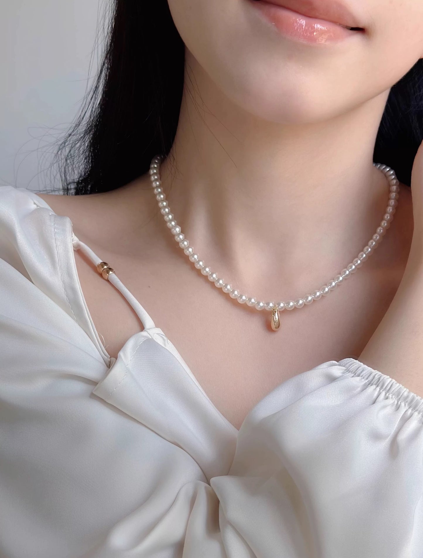 ELEGANT SPRING NECKLACE
