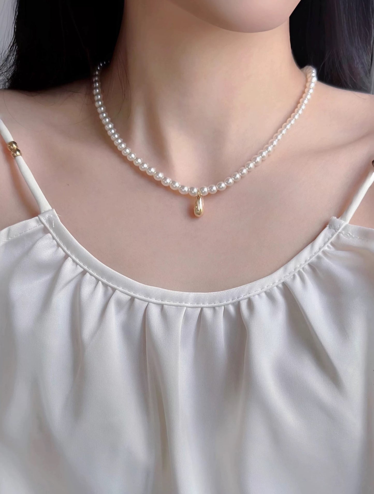 ELEGANT SPRING NECKLACE