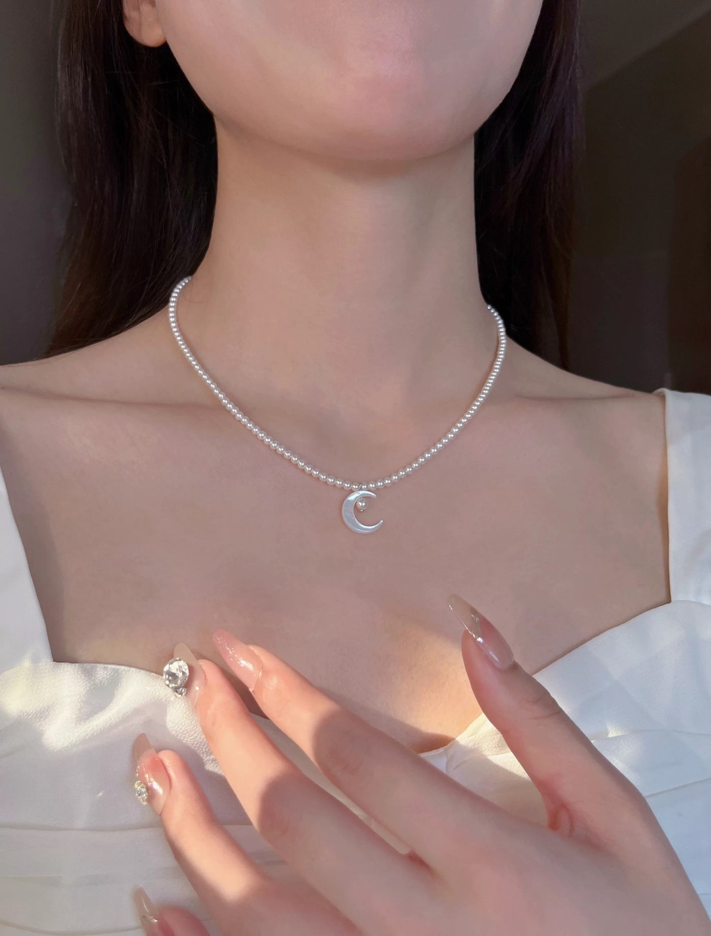 COLLIER LUNE REFLÉTÉE