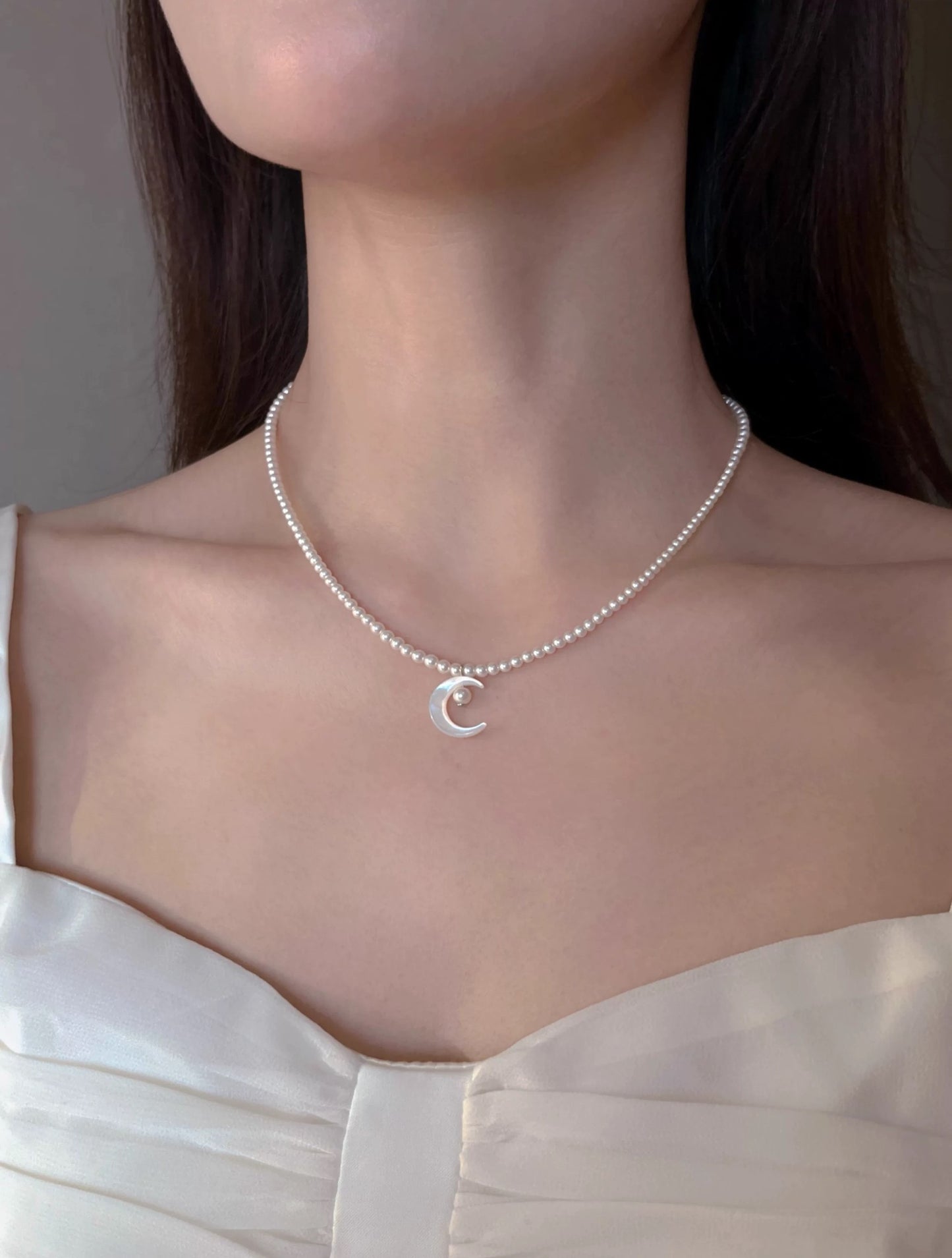 COLLIER LUNE REFLÉTÉE