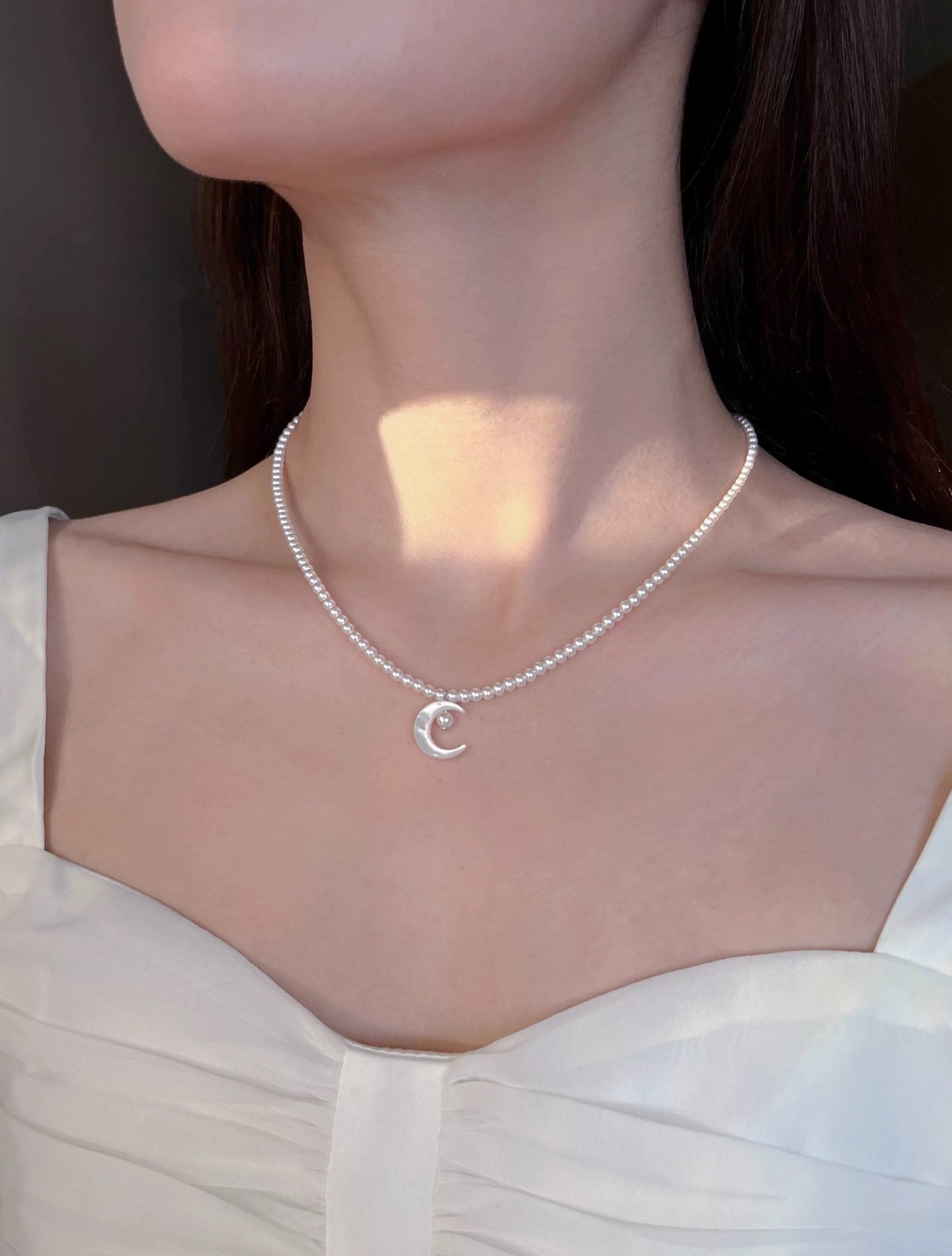 COLLIER LUNE REFLÉTÉE
