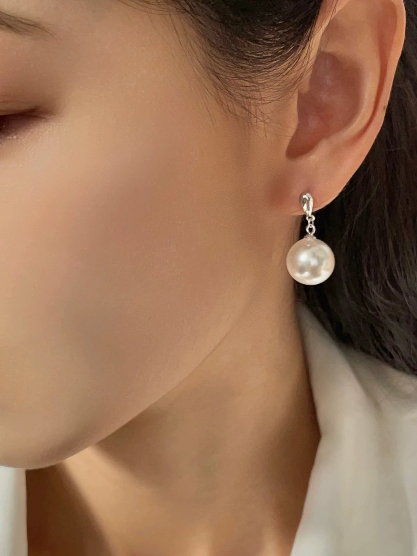 GRACEFUL TOUCH EARRINGS