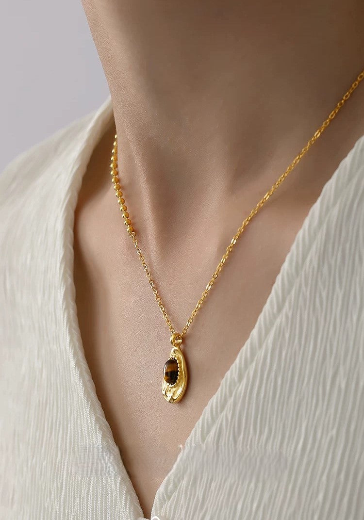 Alluring Horizon Necklace