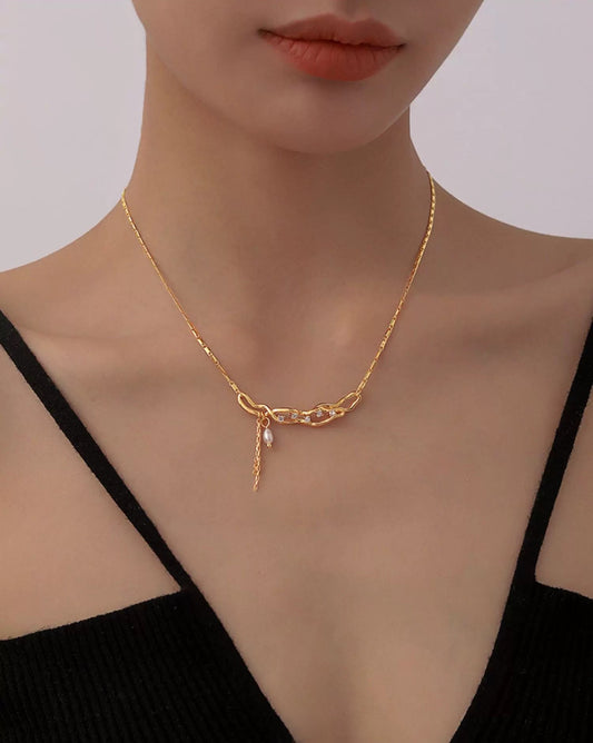 Noir Radiance Necklace