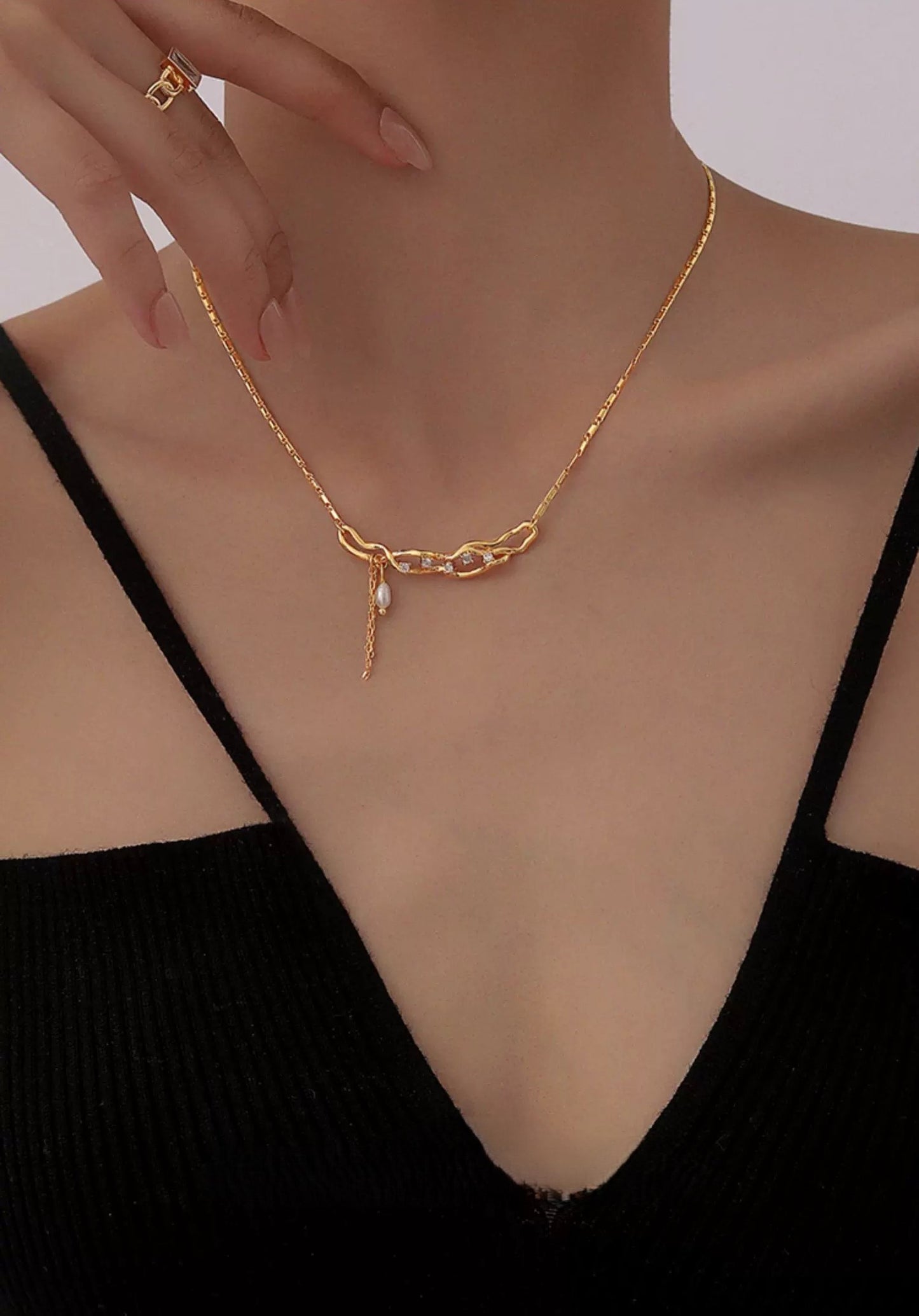 Collier Noir Radiance
