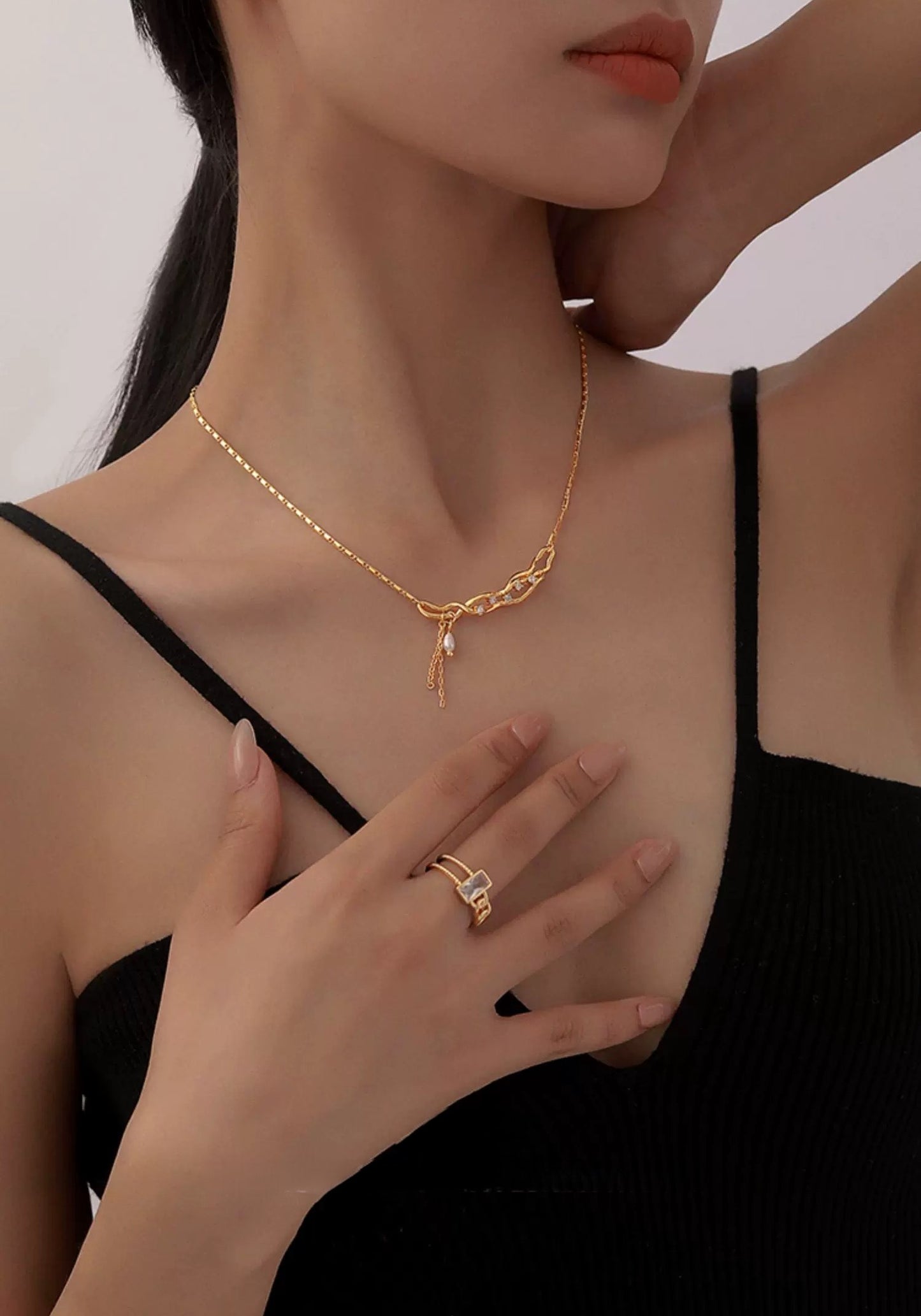 Collier Noir Radiance