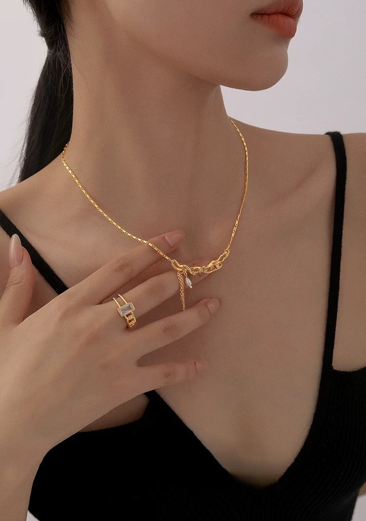 Collier Noir Radiance