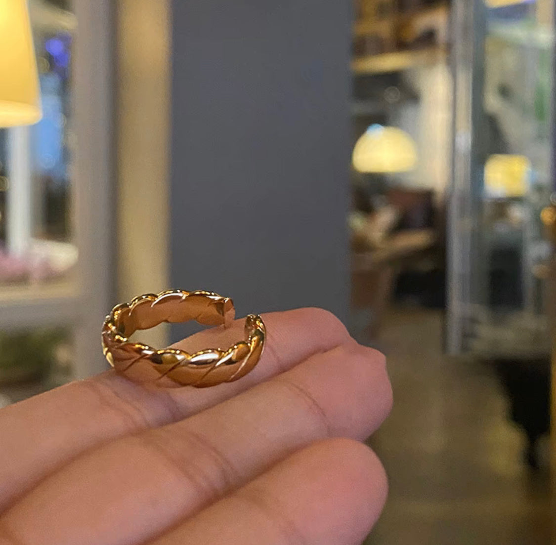 Glimmering Ring