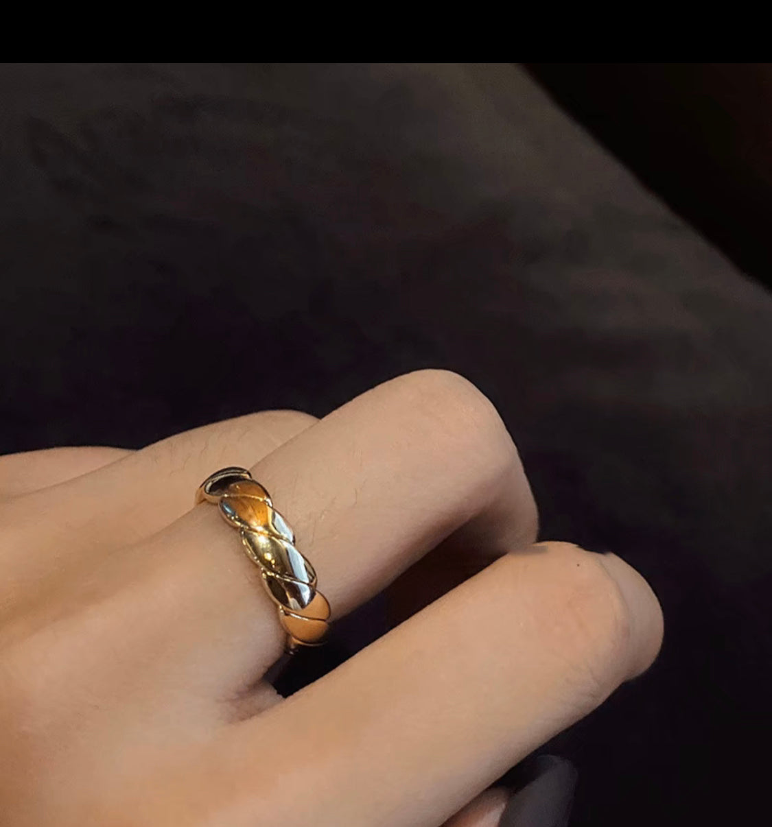 Glimmering Ring