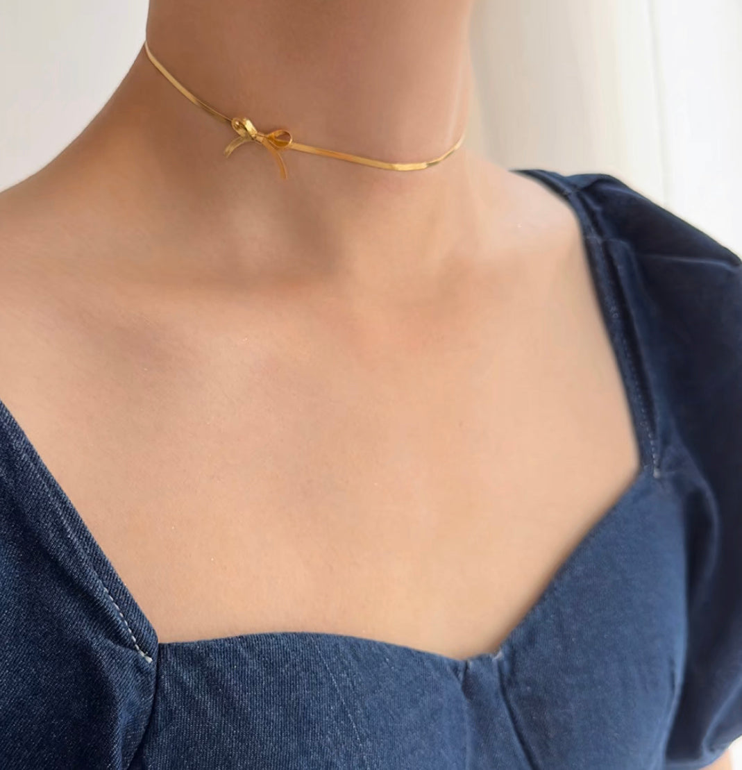 Sweet Bow Necklace