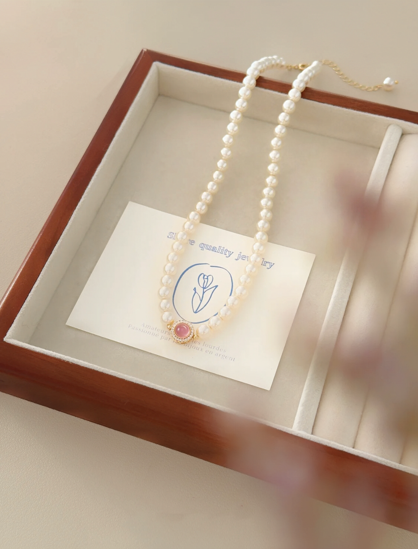 BLUSHED BEAUTY NECKLACE